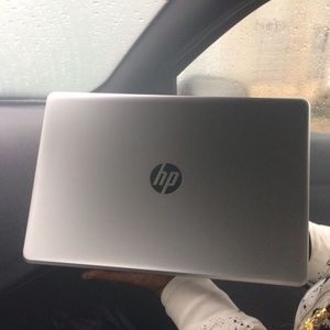 TOUCHSCREEN HP LAPTOP